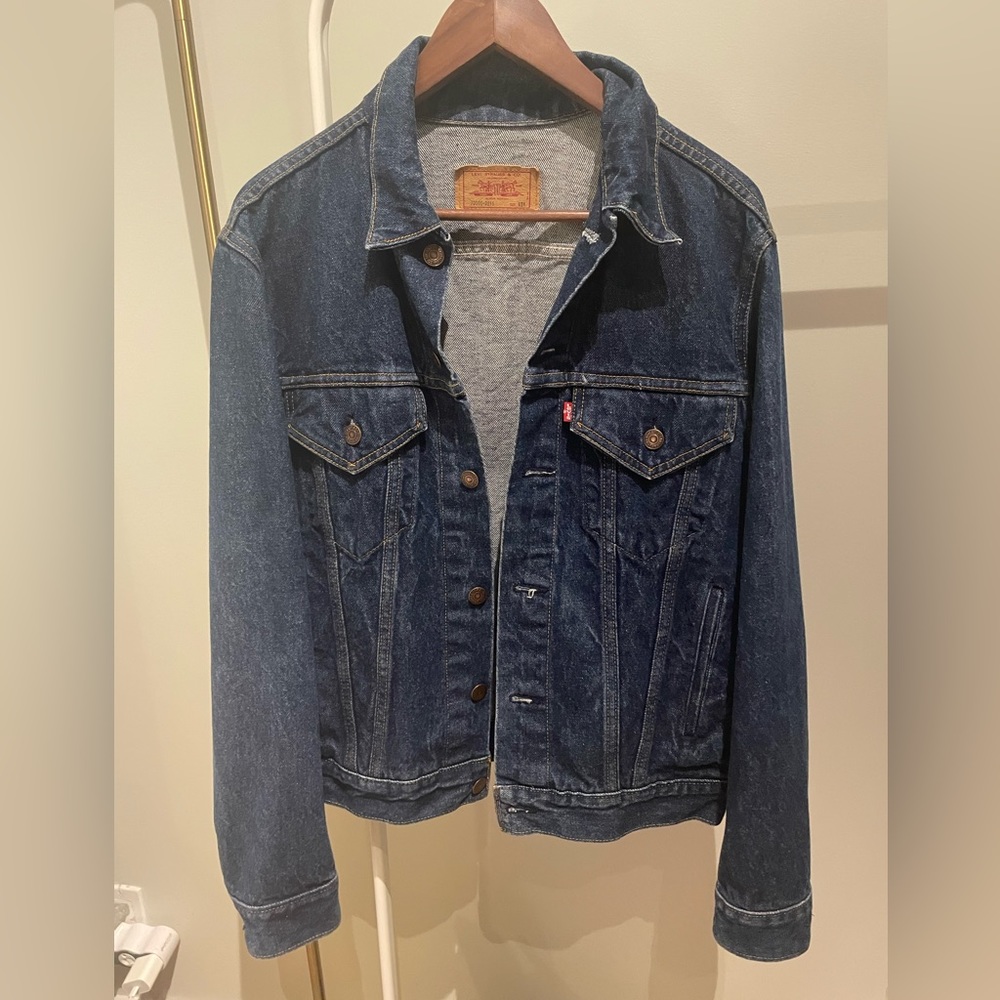 LEVIS DARK WASH DENIM JACKET